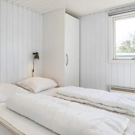 Five-bedroom In 1 *