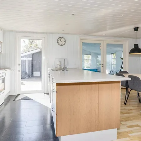 Five-bedroom In 1