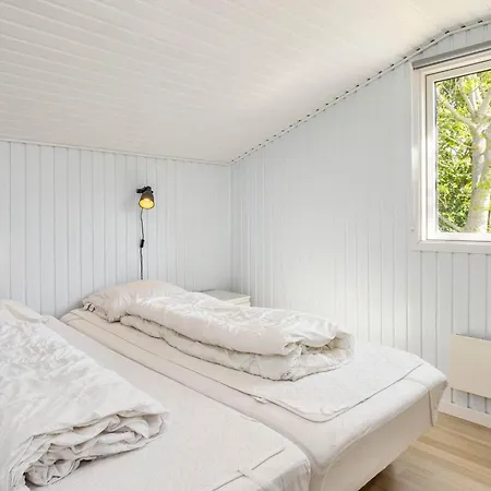 Five-bedroom In 1 Holiday home *