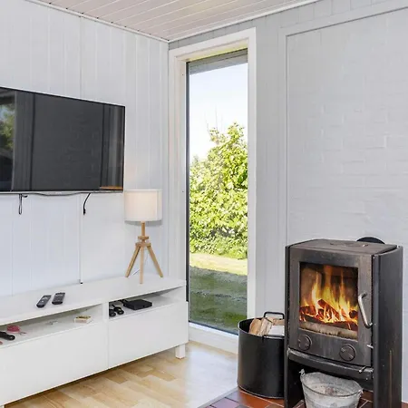 Holiday home Five-bedroom In 1 Vestervig