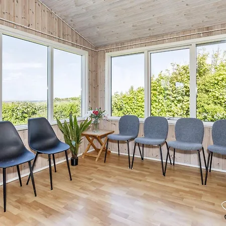 Five-bedroom In 1 *
