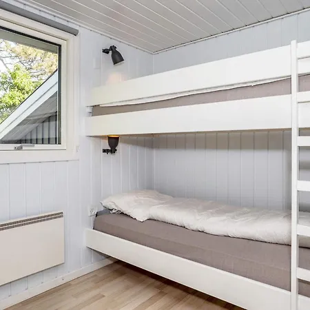 Five-bedroom In 1 Holiday home