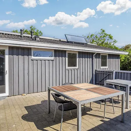 Five-bedroom In 1