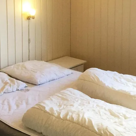 Five-bedroom In 1 *